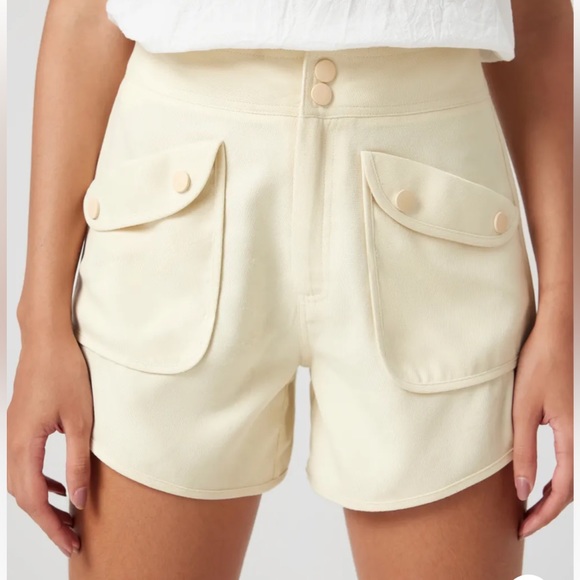 Solid mid waist button pocket shorts - Picture 2 of 6